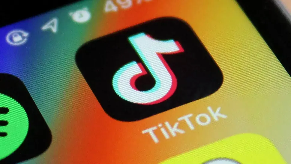 Funcția de pe TikTok pe care să nu o folosești! Cum funcționează noul autoscroll?